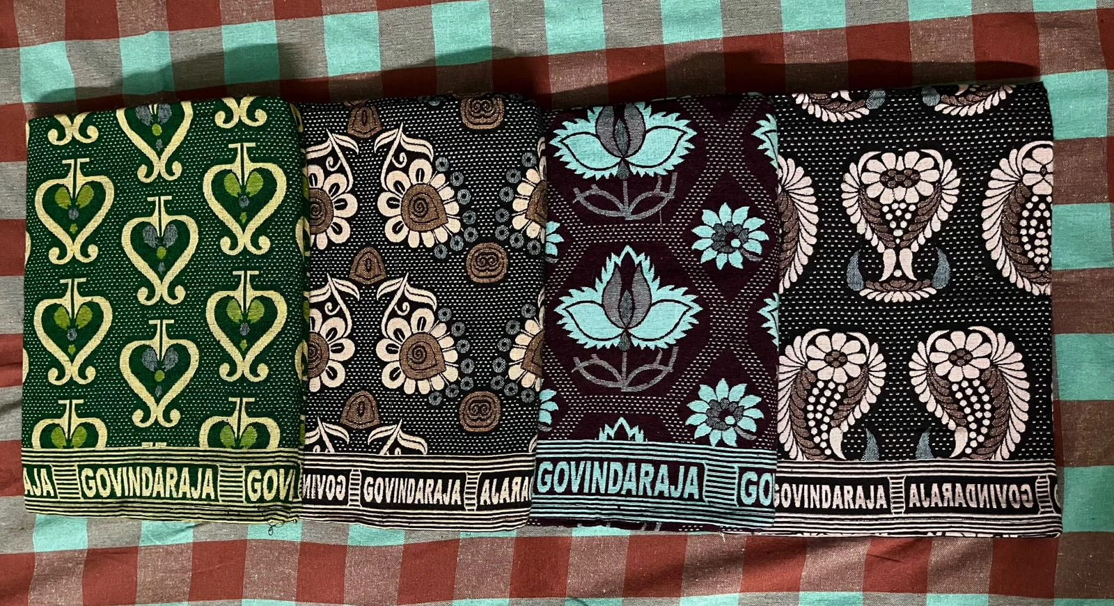 PerfectLoomz Govindaraja bedsheet design 10: product photo thumbnail. Tap to open full screen and zoom.