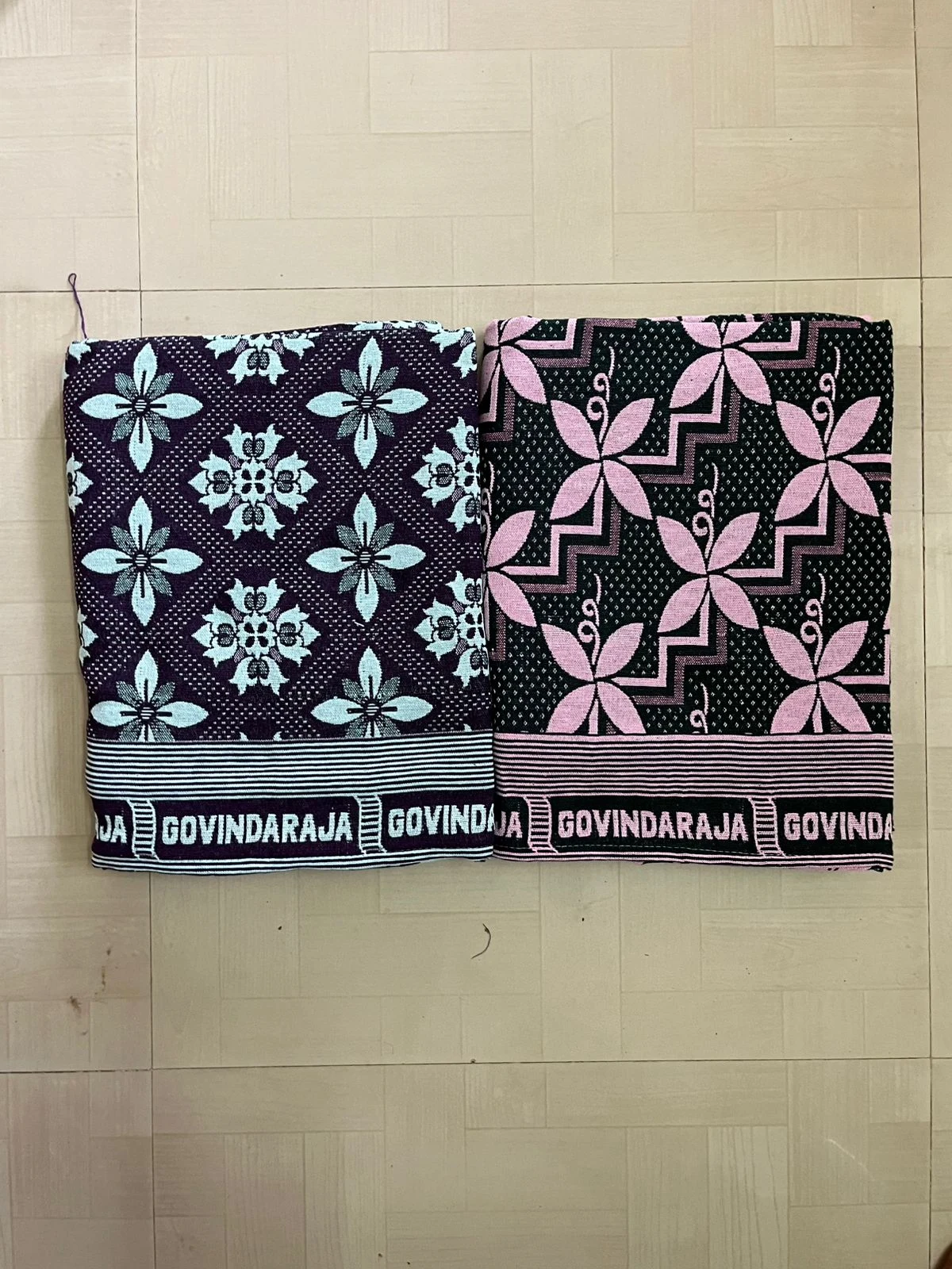 PerfectLoomz Govindaraja bedsheet design 4: product photo thumbnail. Tap to open full screen and zoom.