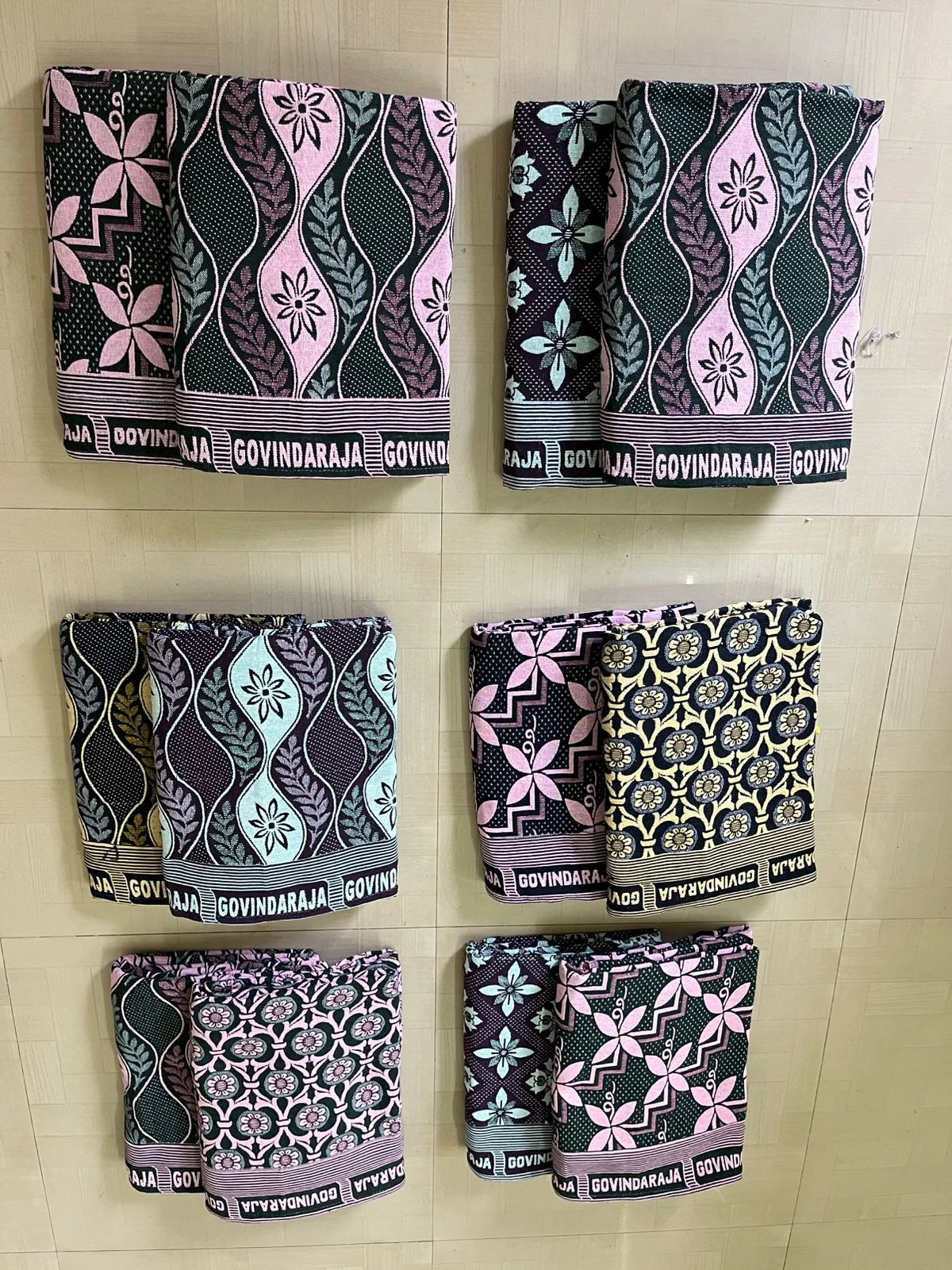 PerfectLoomz Govindaraja bedsheet design 6: product photo thumbnail. Tap to open full screen and zoom.